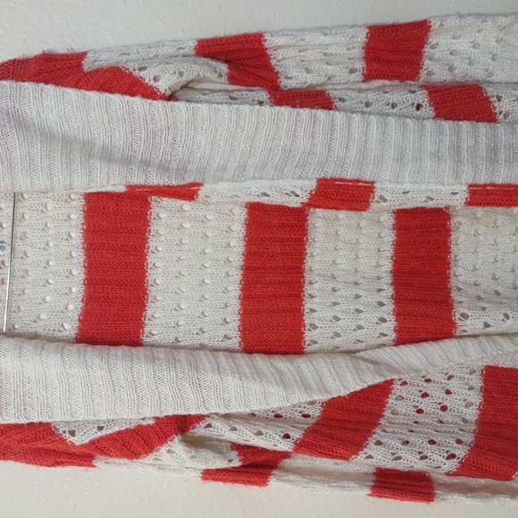 SLIGHTLY USED AEROPOSTALE CROCHET SWEATER CARDIGAN CORAL AND WHITE SIZE M BOHO - Picture 4 of 8
